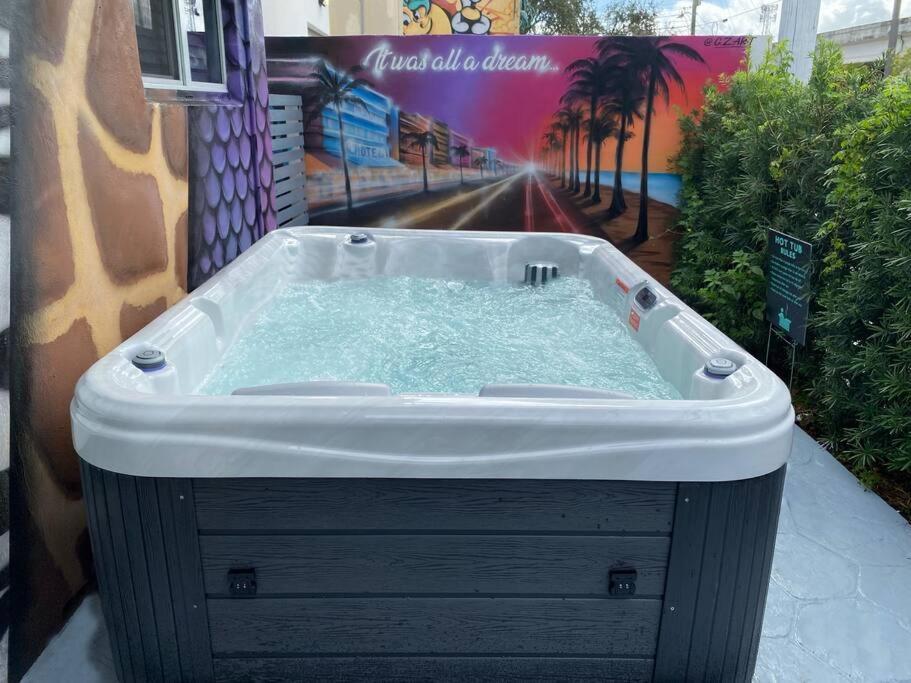 Unique Miami Art Escape W/ Hottub, Arcade & Murals المظهر الخارجي الصورة